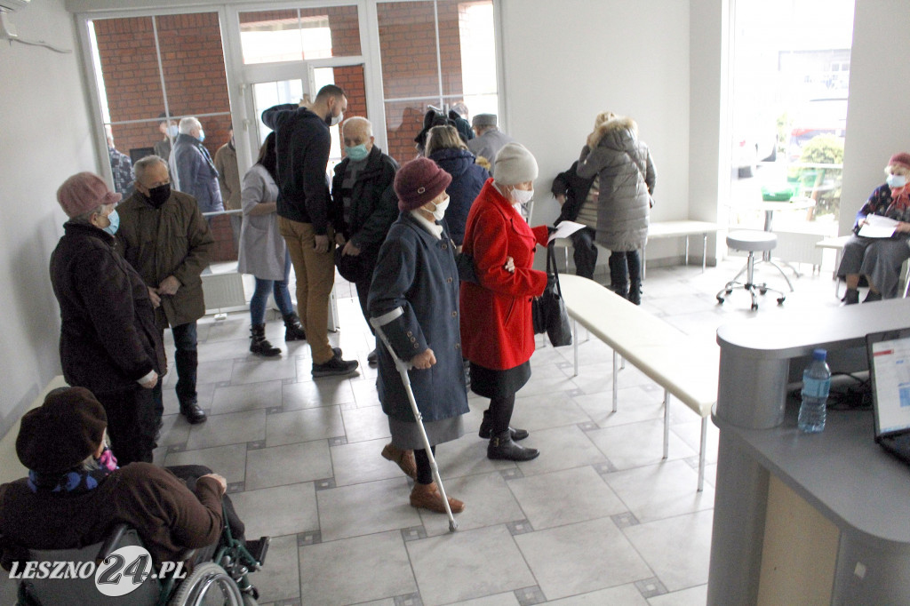 Pierwsi seniorzy w Lesznie zaszczepieni przeciwko Covid-19