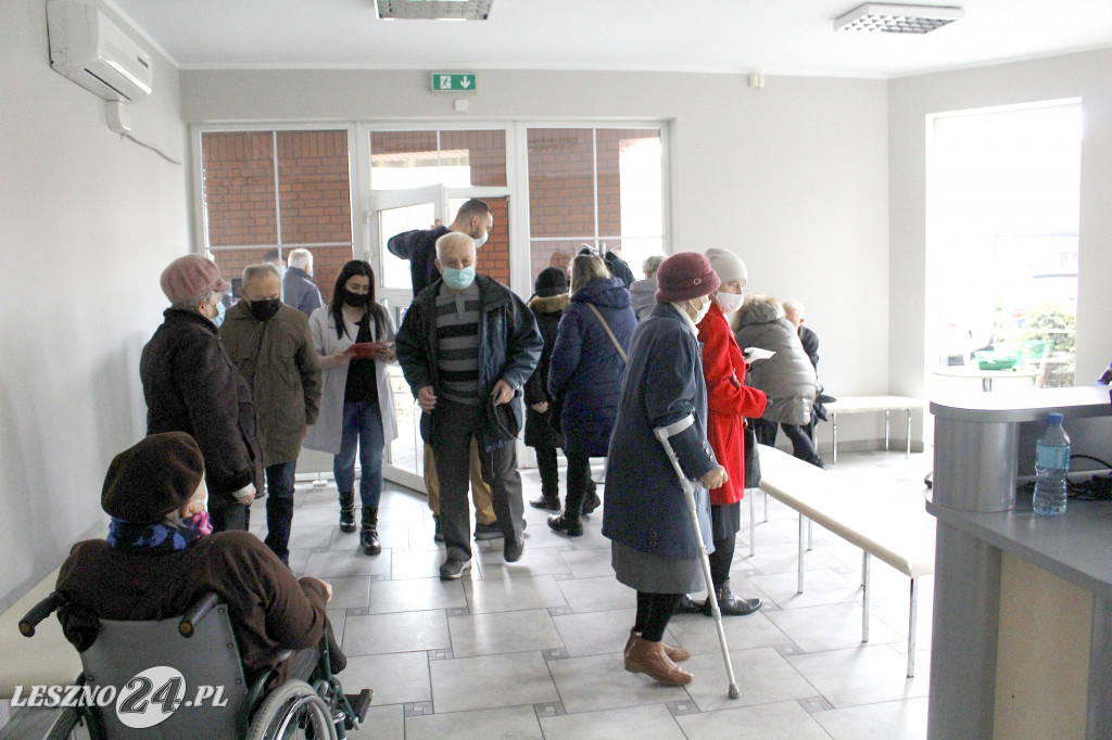 Pierwsi seniorzy w Lesznie zaszczepieni przeciwko Covid-19