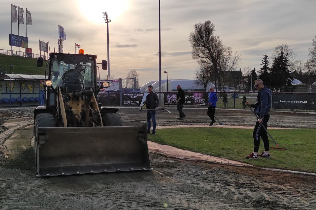 Szykują tor na tegoroczny sezon