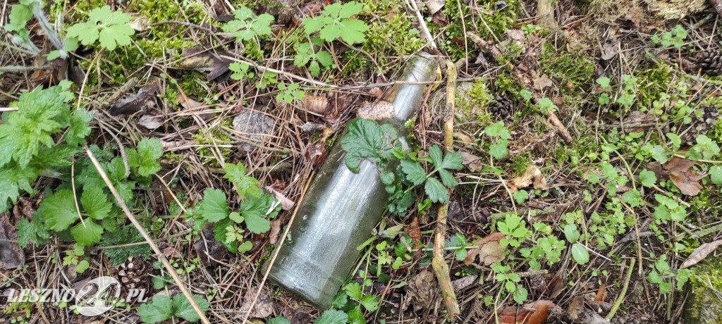 Mieszkańcy Dąbcza na wojnie ze śmieciami