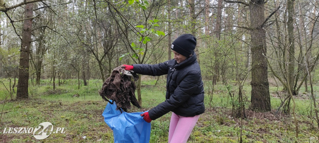 Mieszkańcy Dąbcza na wojnie ze śmieciami