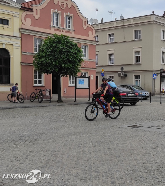 Rowerami z Rydzyny do Tworzanek