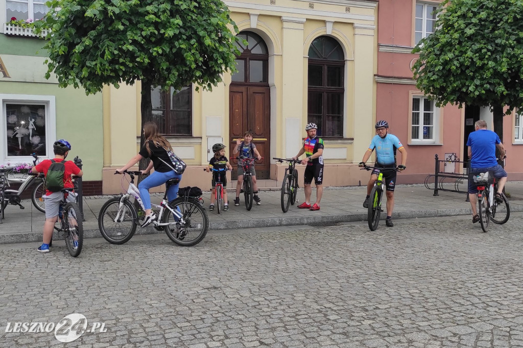 Rowerami z Rydzyny do Tworzanek