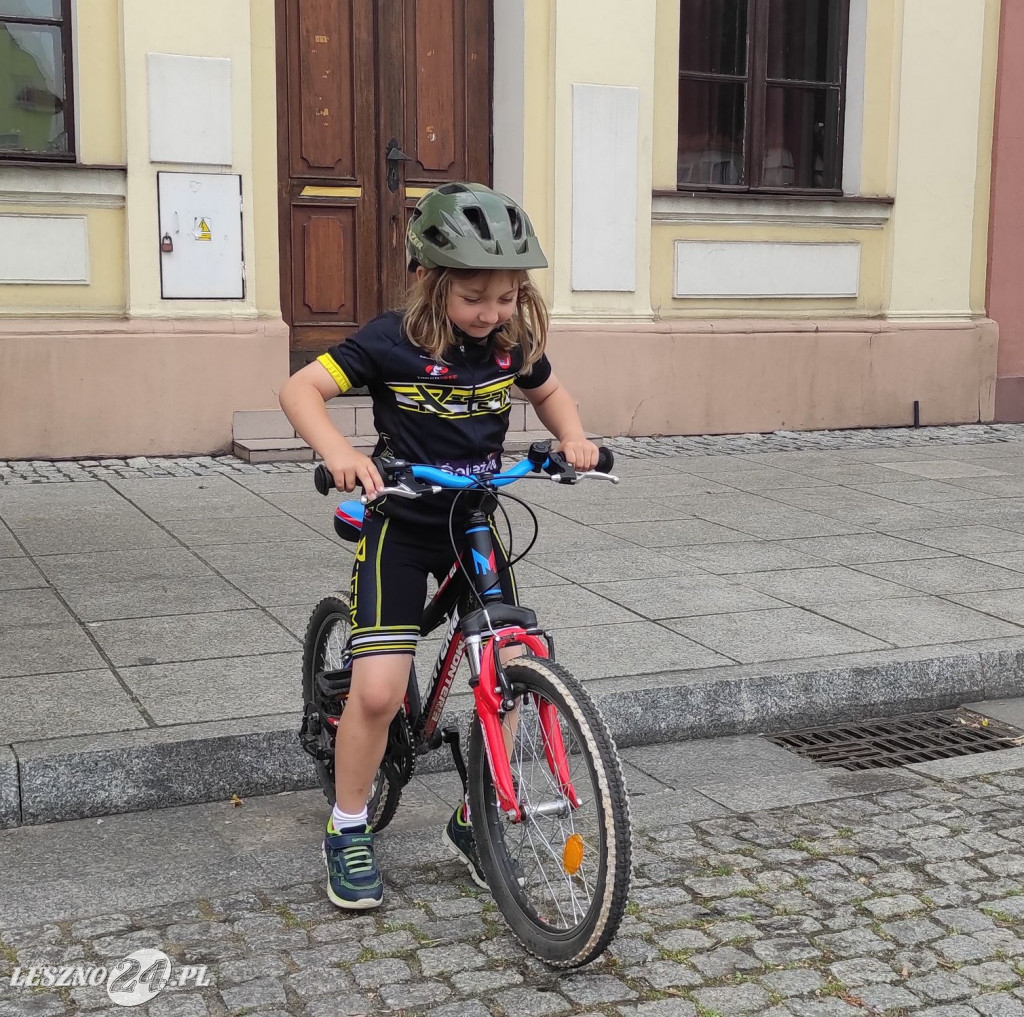 Rowerami z Rydzyny do Tworzanek