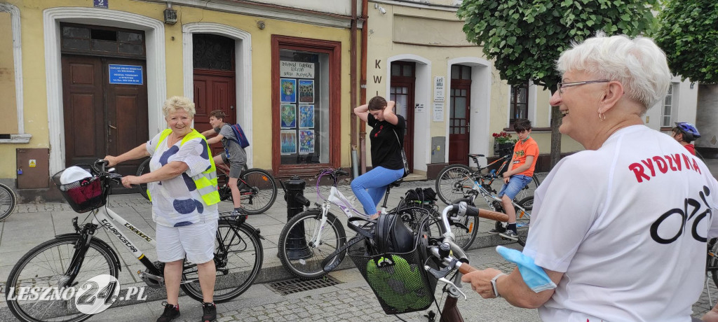 Rowerami z Rydzyny do Tworzanek