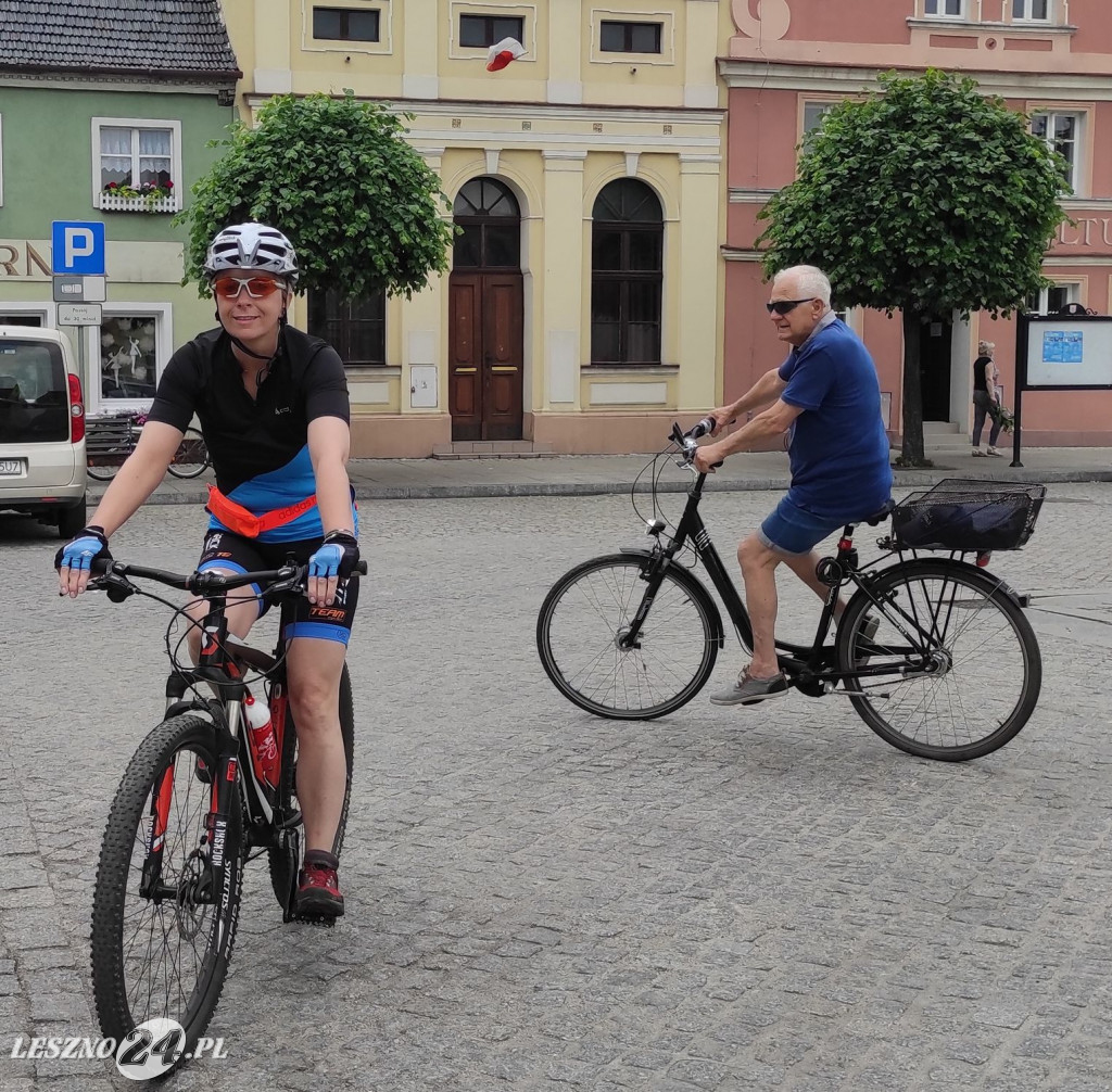 Rowerami z Rydzyny do Tworzanek