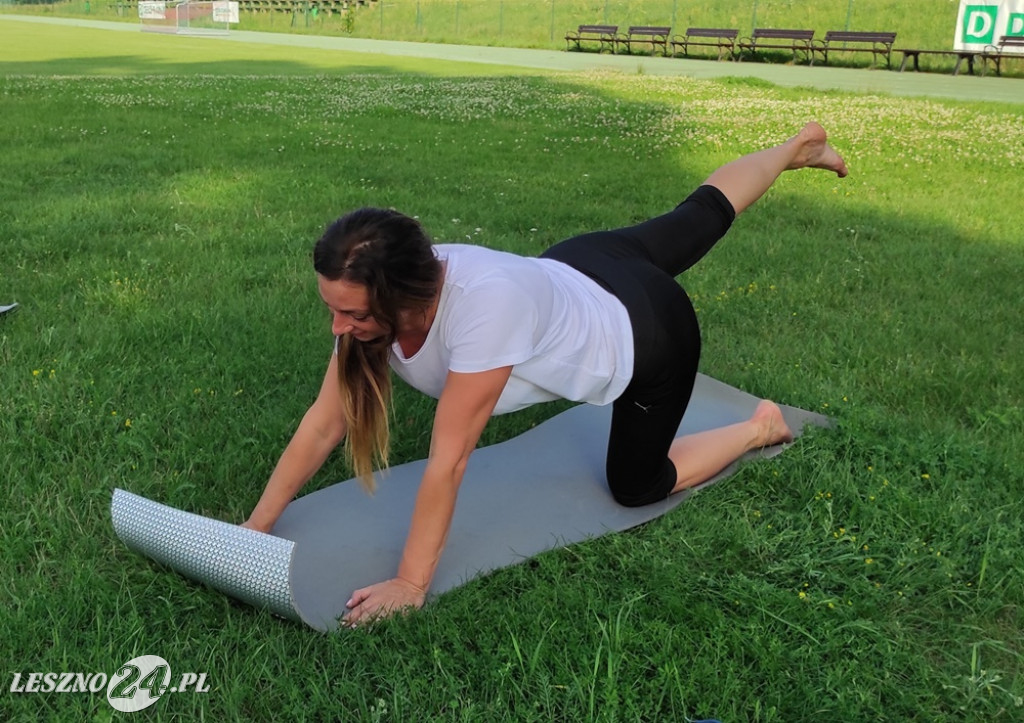 Joga plus akcja charytatywna
