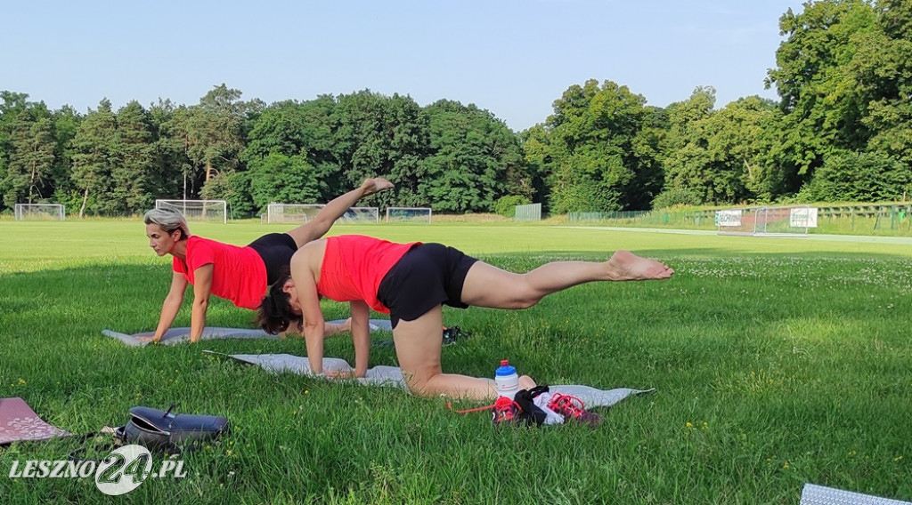 Joga plus akcja charytatywna