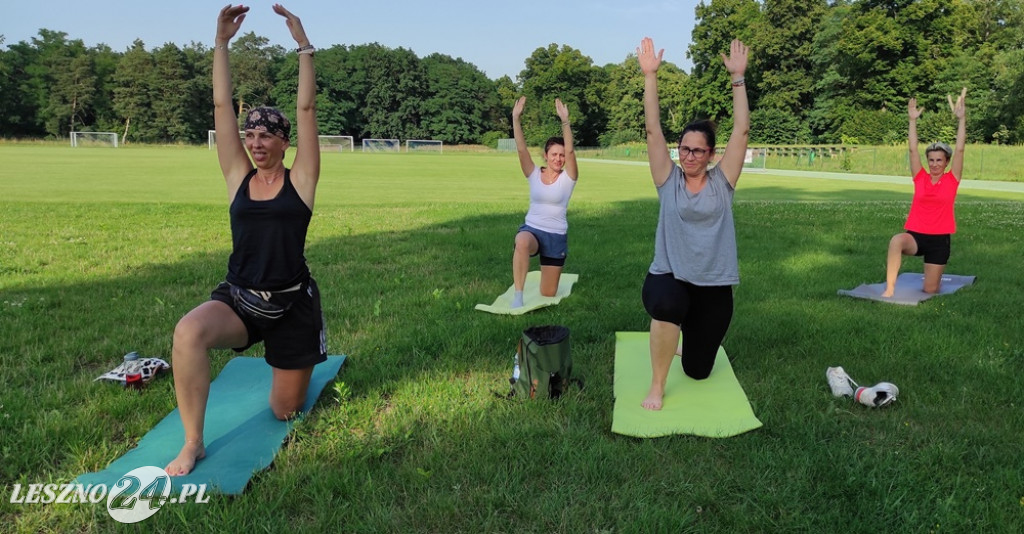 Joga plus akcja charytatywna