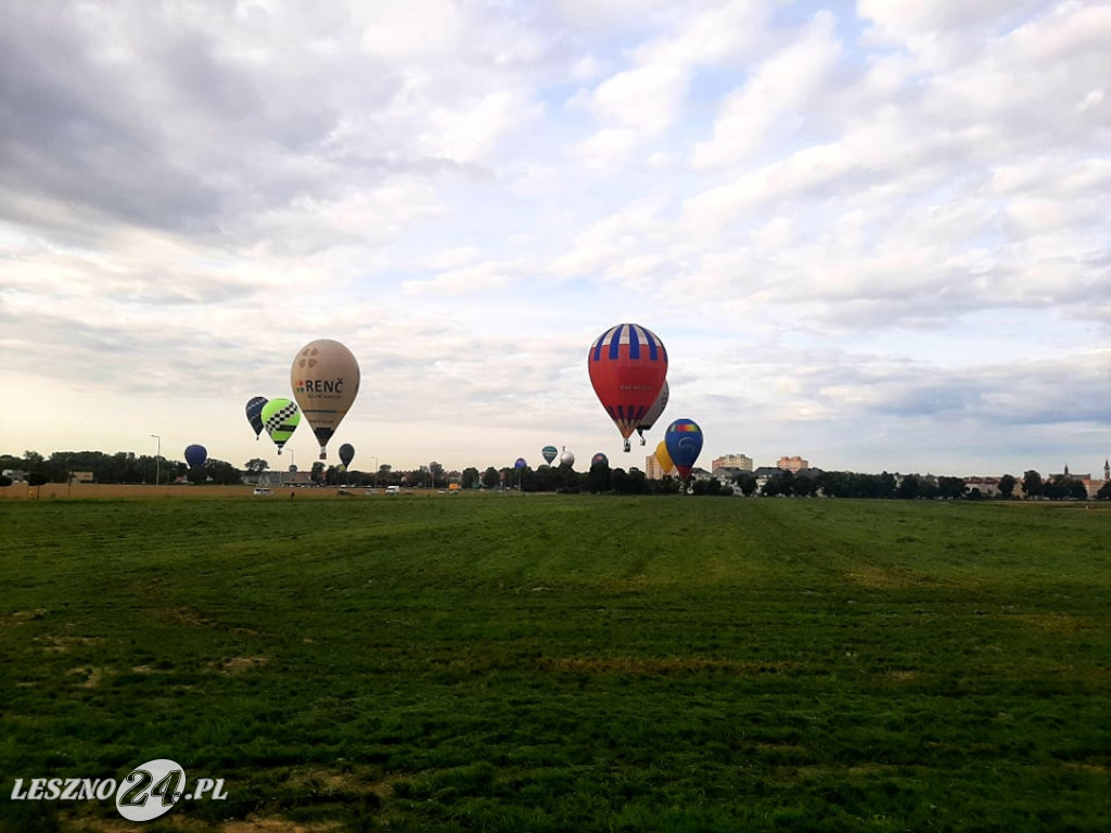 Pierwszy dzień zawodów balonowych w Lesznie