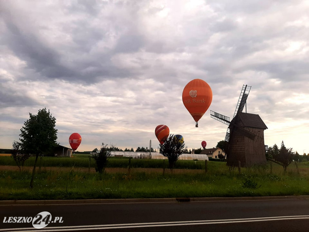 Pierwszy dzień zawodów balonowych w Lesznie