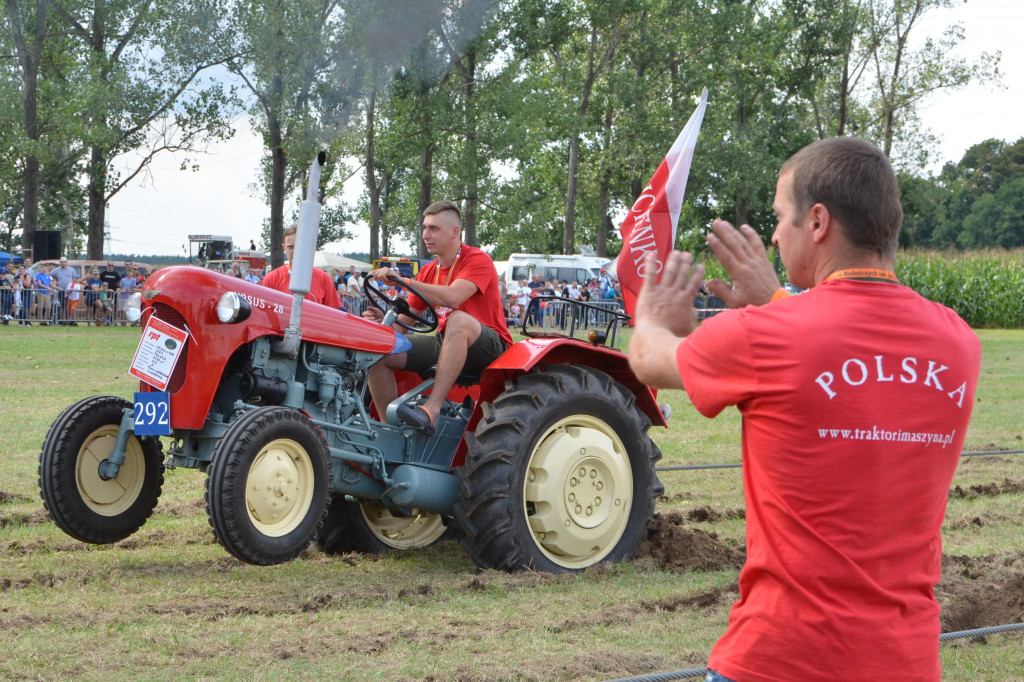 XIX Ogólnopolski Festiwal Starych Ciągników i Maszyn Rolniczych