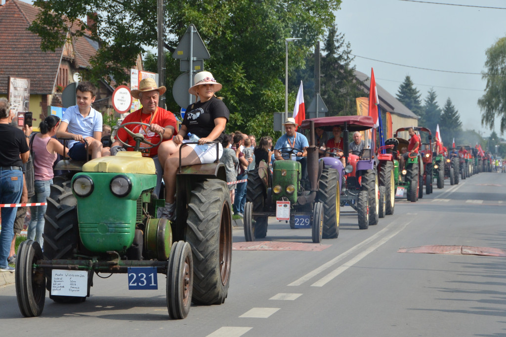 XIX Ogólnopolski Festiwal Starych Ciągników i Maszyn Rolniczych - drugi dzień