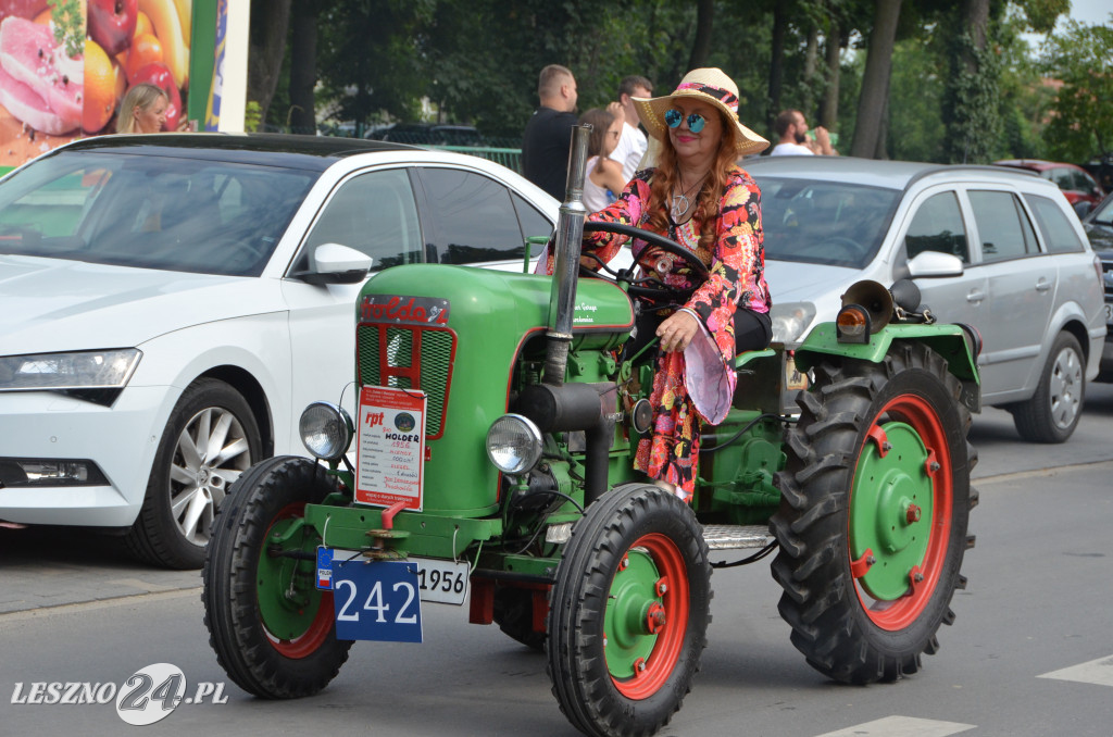 XIX Ogólnopolski Festiwal Starych Ciągników i Maszyn Rolniczych - drugi dzień