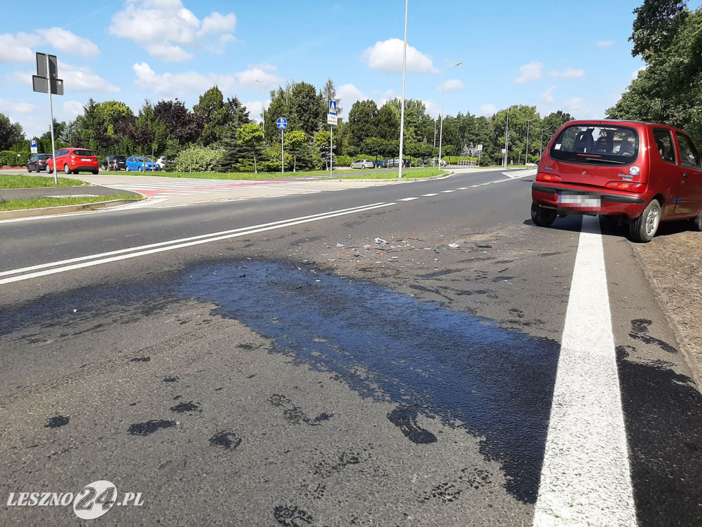 Na ulicy Osieckiej w Lesznie zderzyły się dwa auta