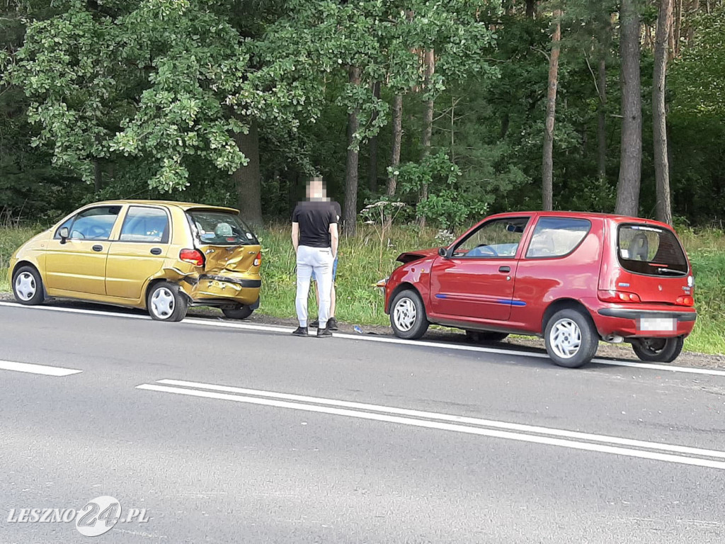 Na ulicy Osieckiej w Lesznie zderzyły się dwa auta
