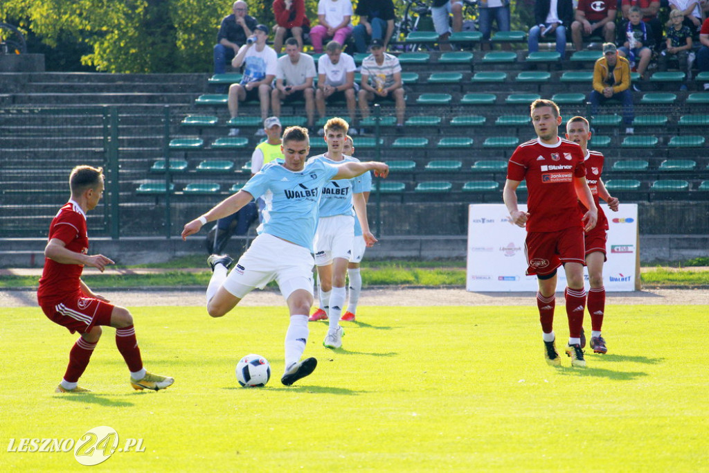 W piłkarskim derby Polonia lepsza od Rawii
