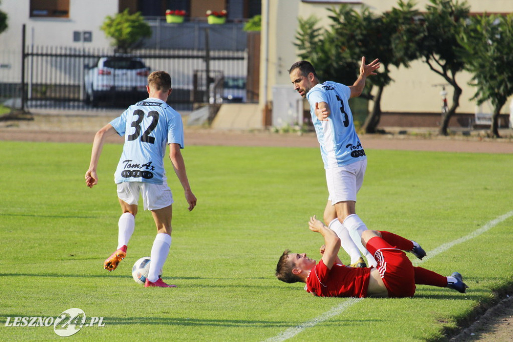W piłkarskim derby Polonia lepsza od Rawii
