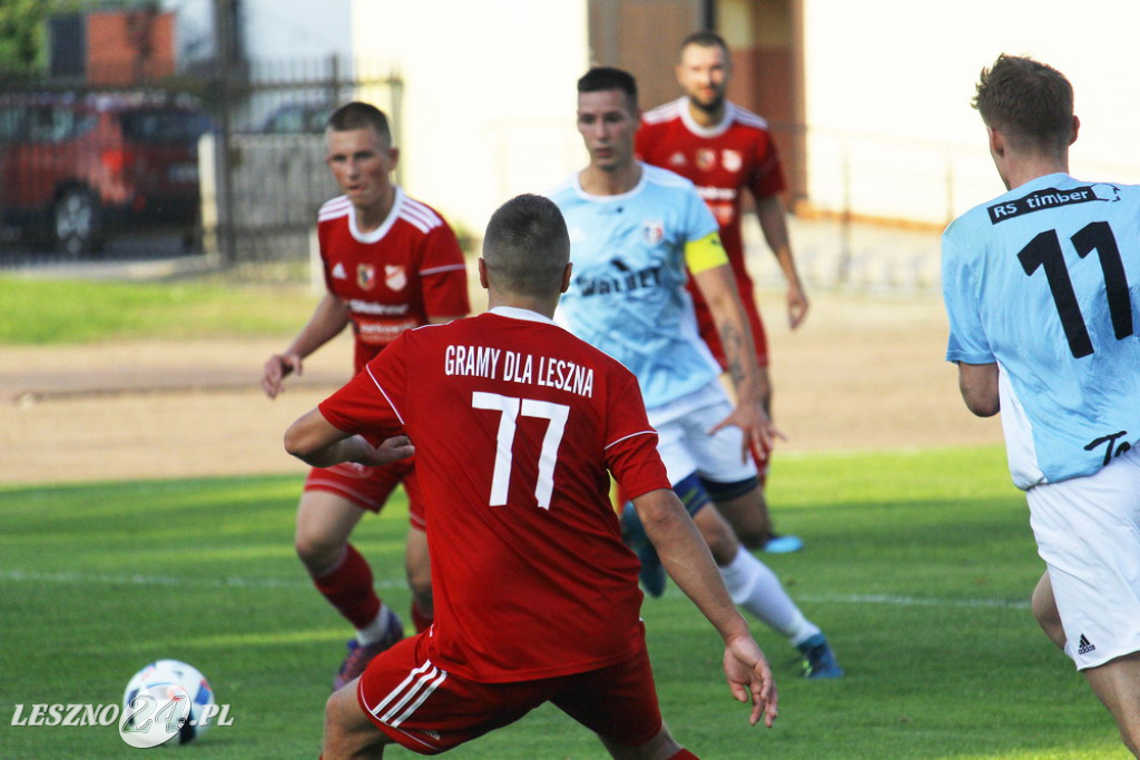 W piłkarskim derby Polonia lepsza od Rawii