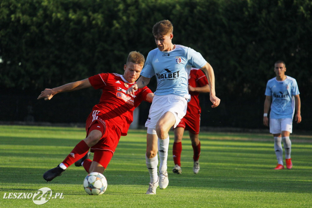 W piłkarskim derby Polonia lepsza od Rawii