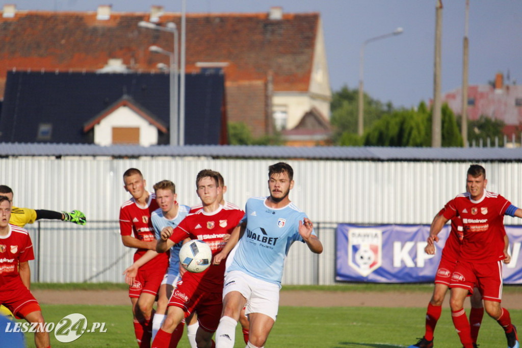 W piłkarskim derby Polonia lepsza od Rawii