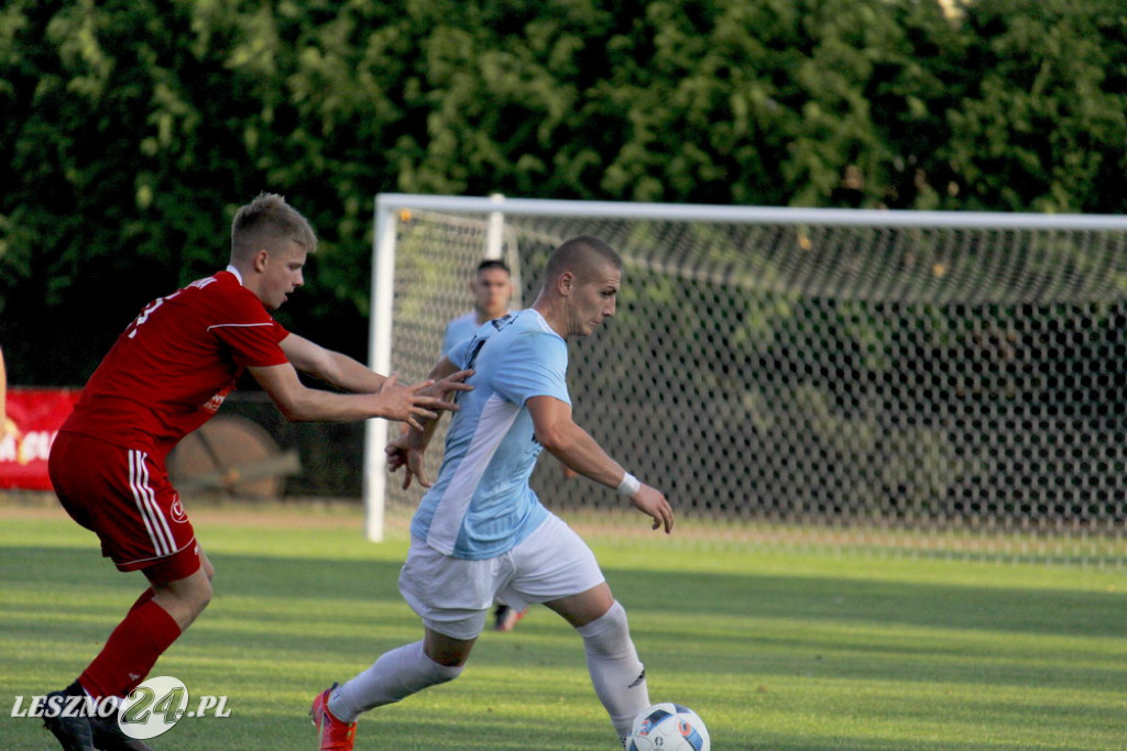 W piłkarskim derby Polonia lepsza od Rawii