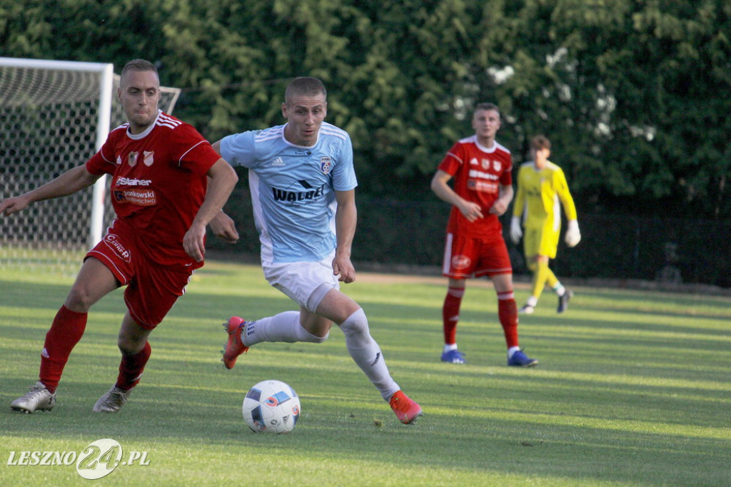 W piłkarskim derby Polonia lepsza od Rawii