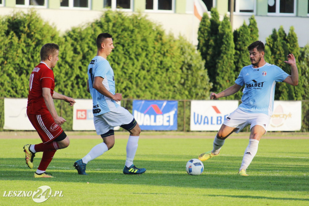 W piłkarskim derby Polonia lepsza od Rawii