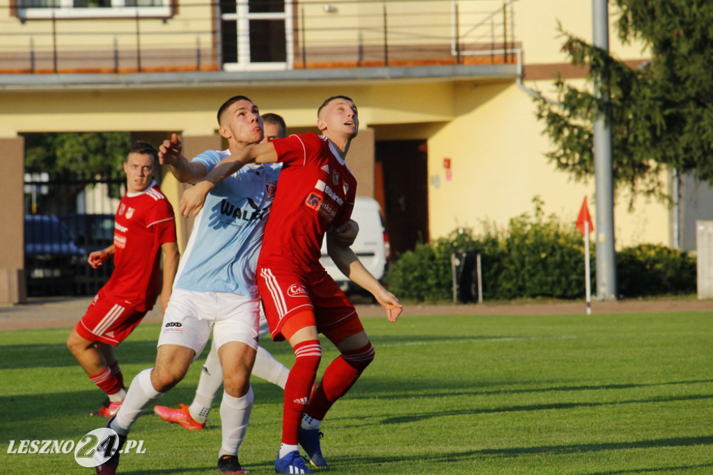 W piłkarskim derby Polonia lepsza od Rawii