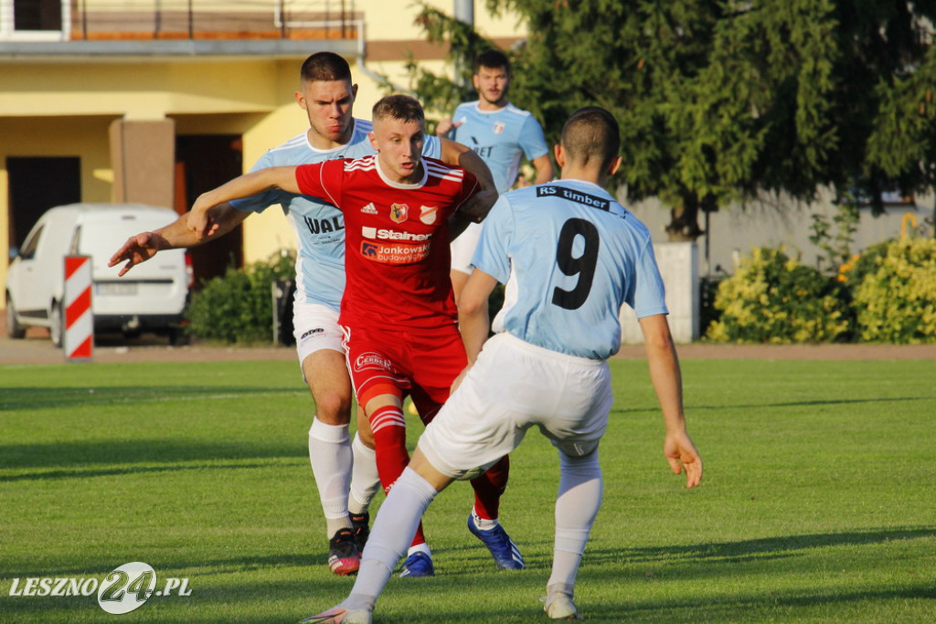 W piłkarskim derby Polonia lepsza od Rawii