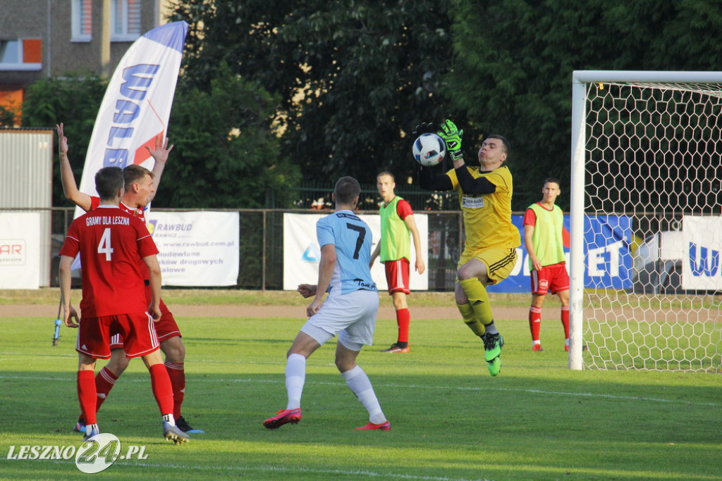W piłkarskim derby Polonia lepsza od Rawii