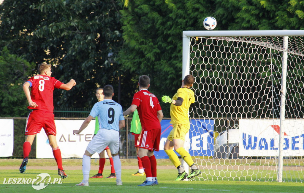 W piłkarskim derby Polonia lepsza od Rawii