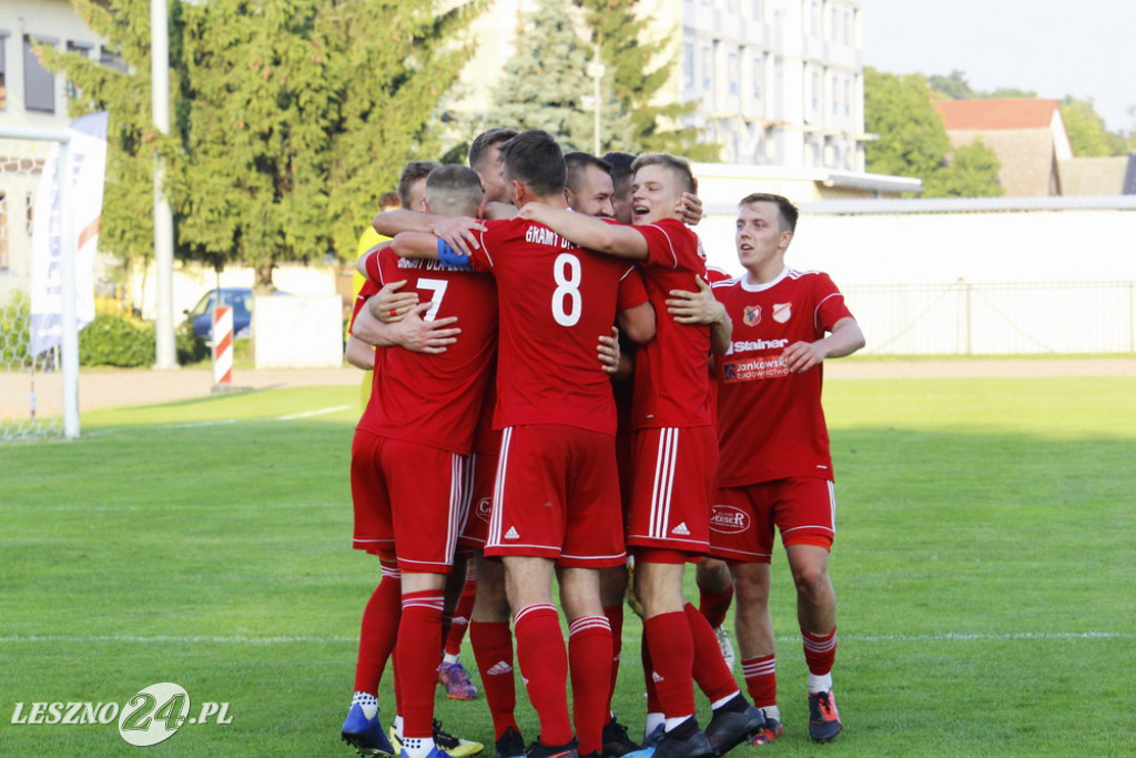 W piłkarskim derby Polonia lepsza od Rawii