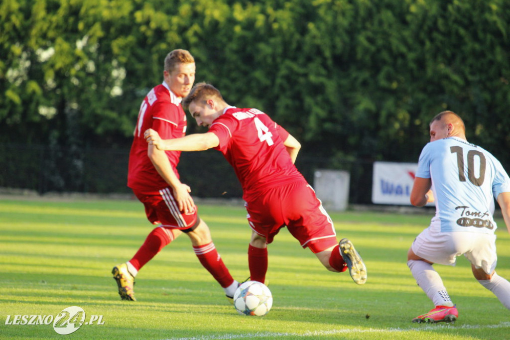 W piłkarskim derby Polonia lepsza od Rawii