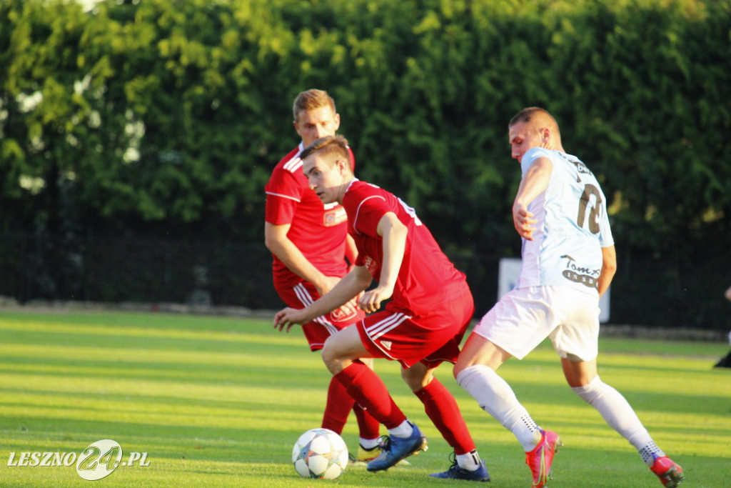 W piłkarskim derby Polonia lepsza od Rawii