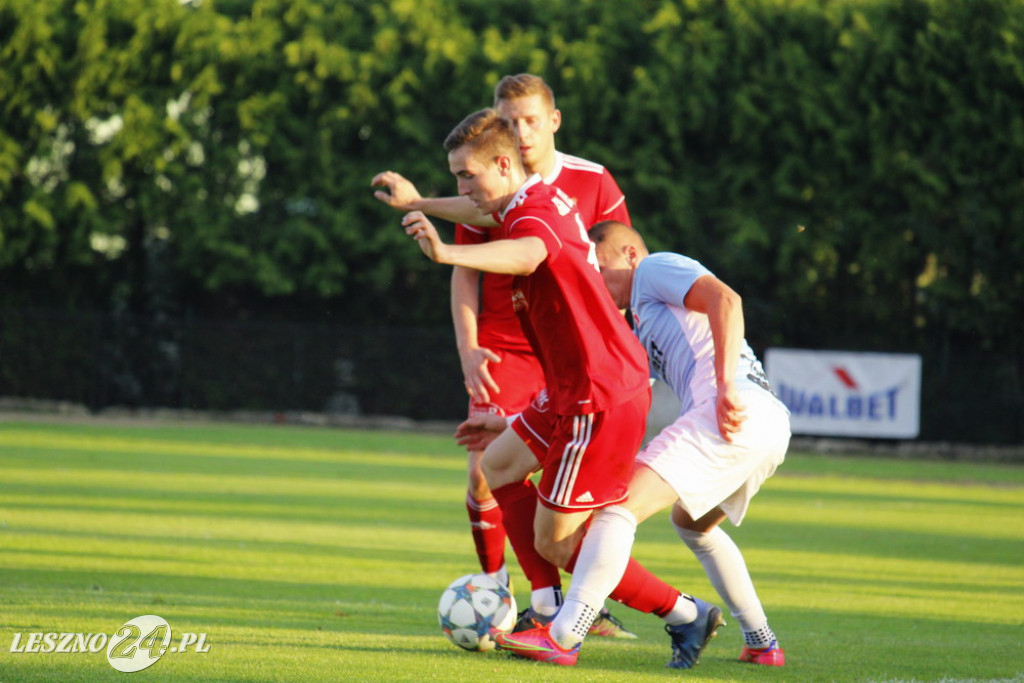 W piłkarskim derby Polonia lepsza od Rawii