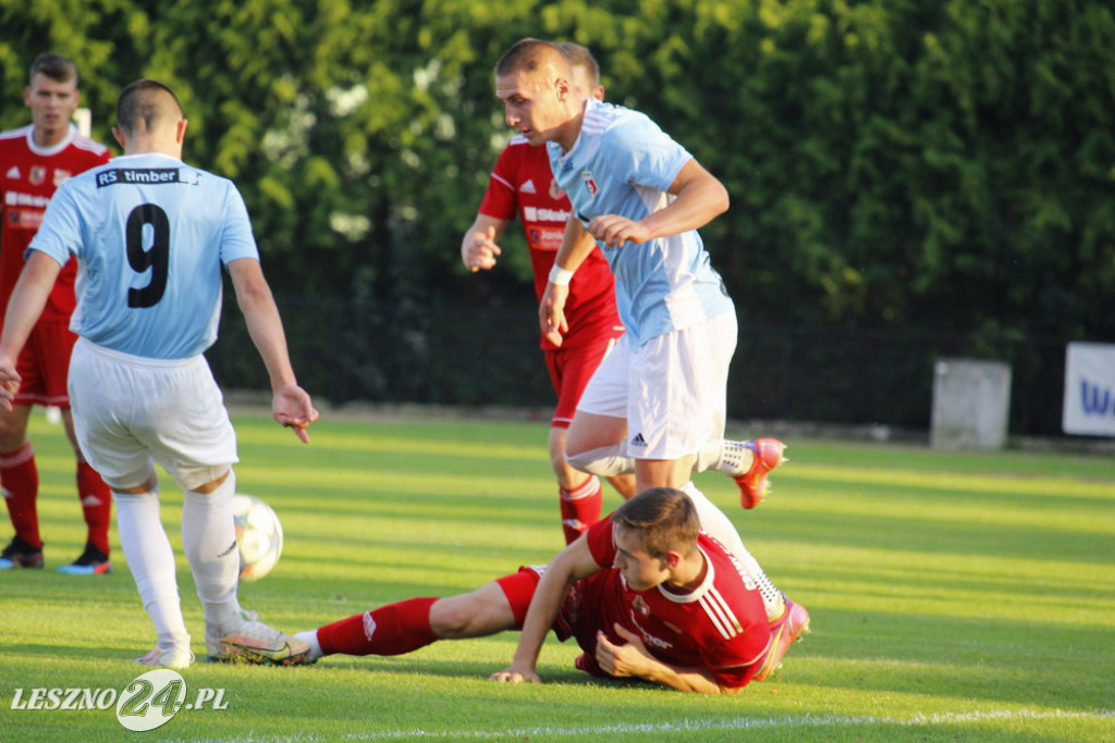 W piłkarskim derby Polonia lepsza od Rawii