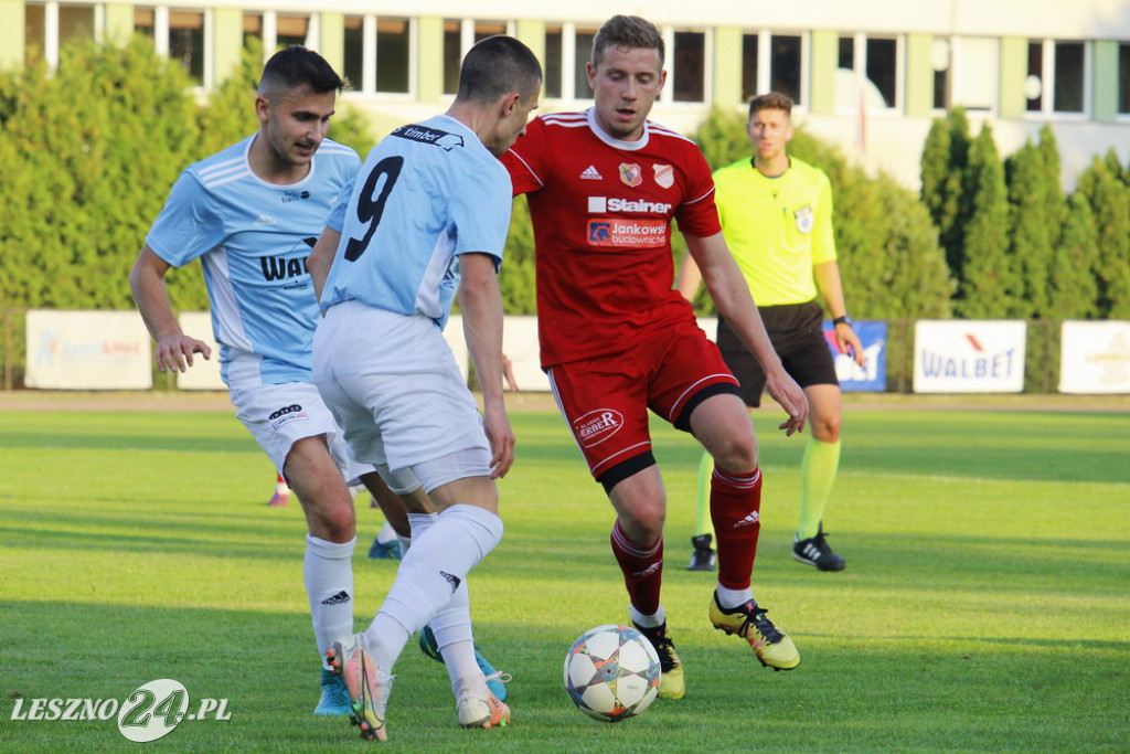W piłkarskim derby Polonia lepsza od Rawii