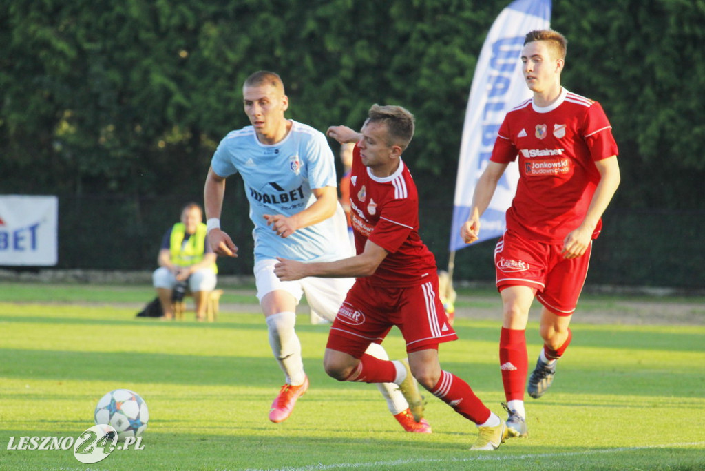 W piłkarskim derby Polonia lepsza od Rawii
