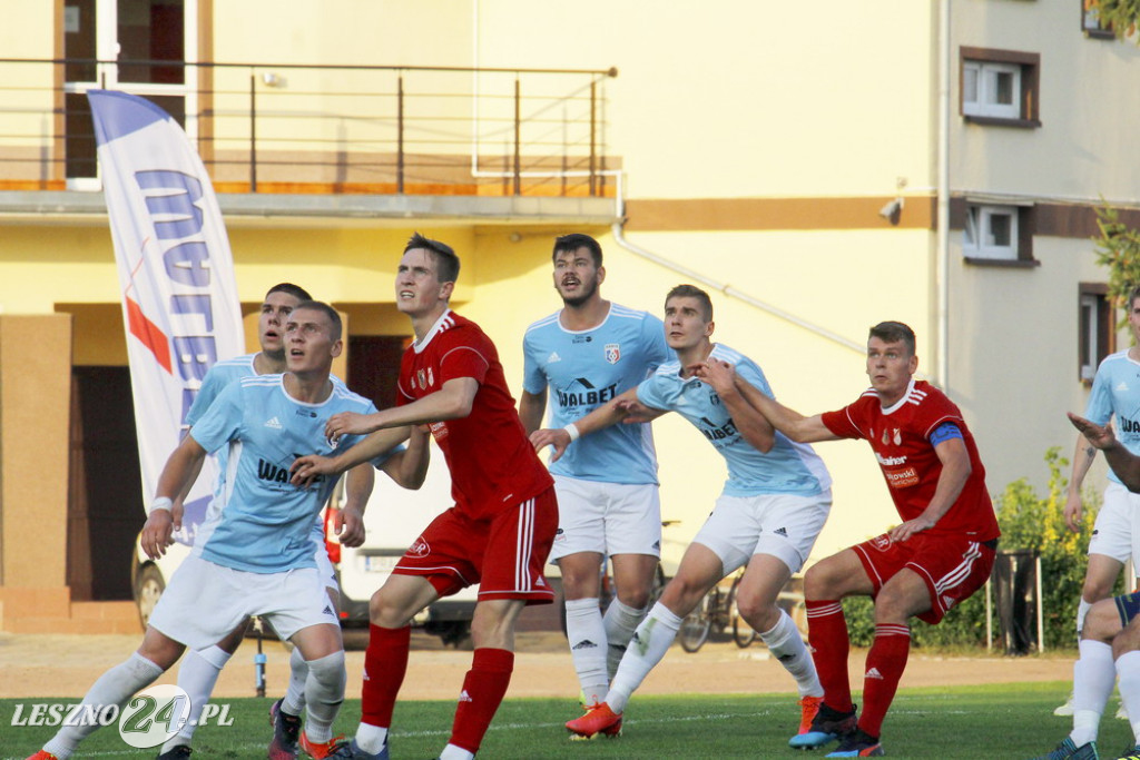 W piłkarskim derby Polonia lepsza od Rawii