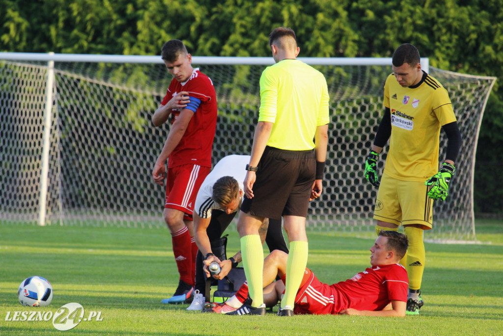 W piłkarskim derby Polonia lepsza od Rawii