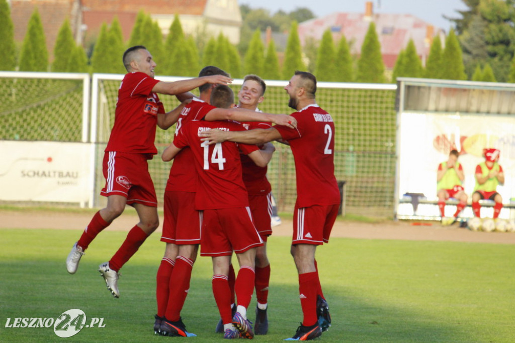 W piłkarskim derby Polonia lepsza od Rawii