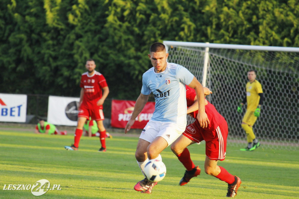 W piłkarskim derby Polonia lepsza od Rawii