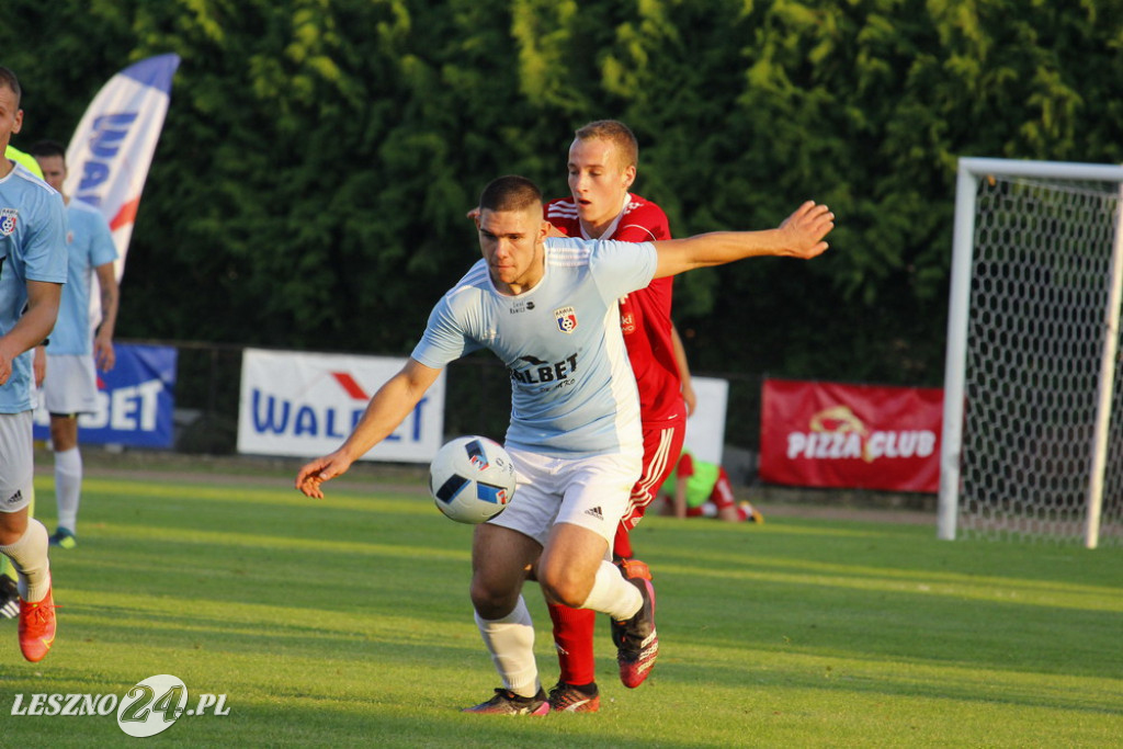 W piłkarskim derby Polonia lepsza od Rawii