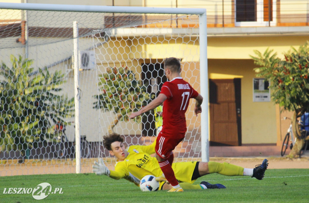 W piłkarskim derby Polonia lepsza od Rawii