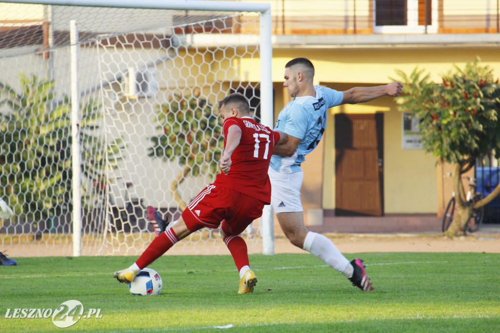 W piłkarskim derby Polonia lepsza od Rawii