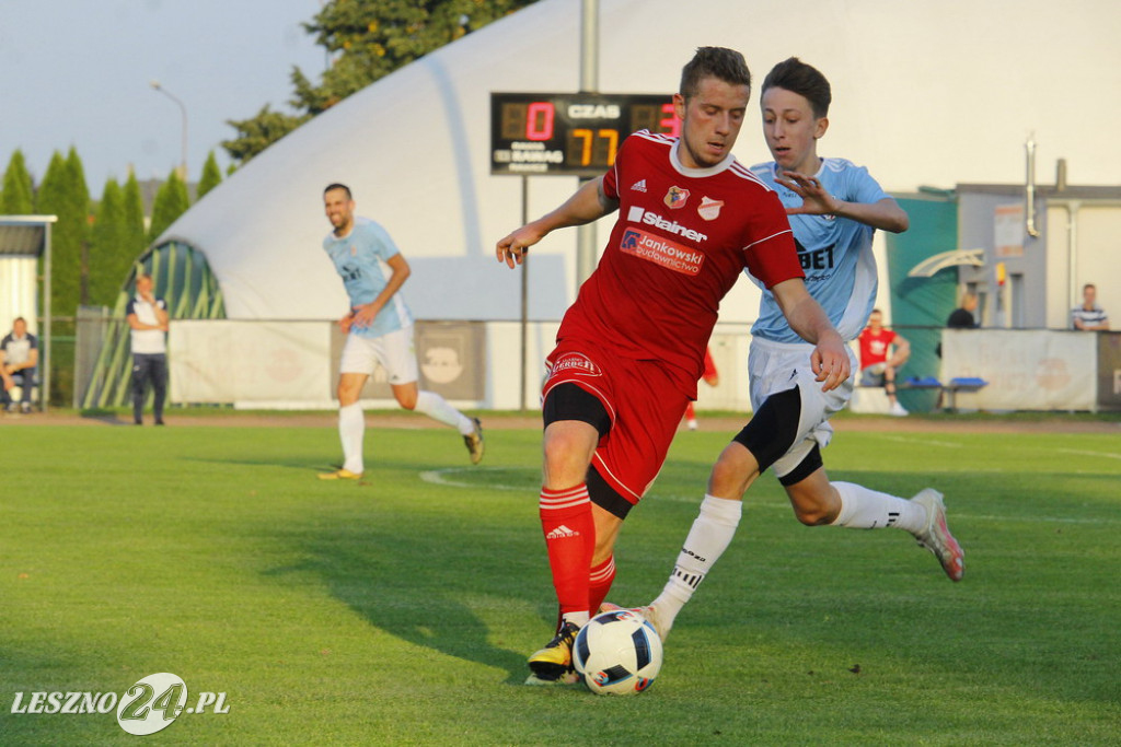 W piłkarskim derby Polonia lepsza od Rawii