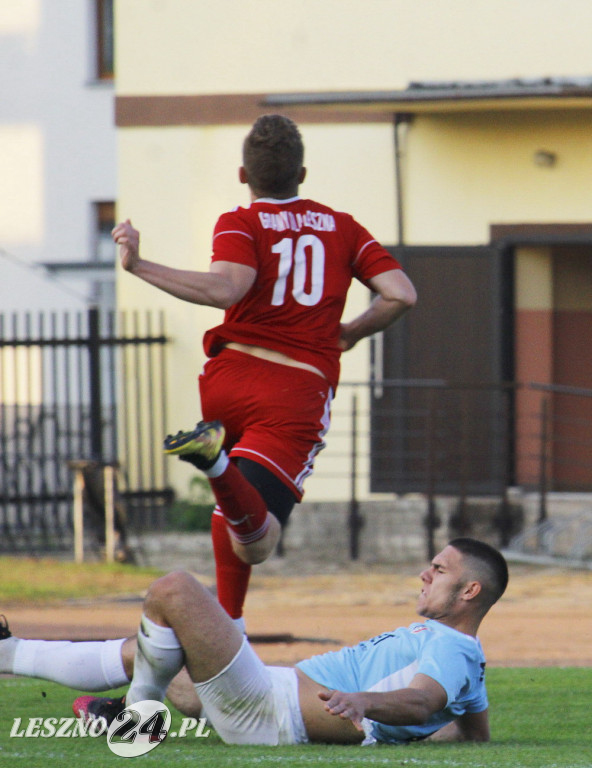 W piłkarskim derby Polonia lepsza od Rawii