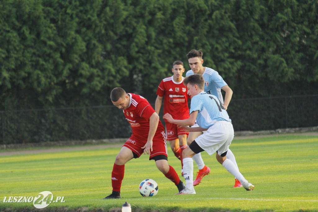 W piłkarskim derby Polonia lepsza od Rawii