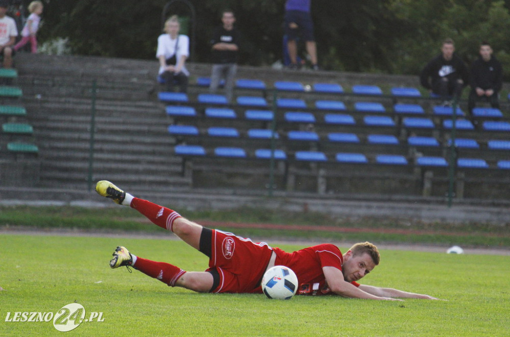 W piłkarskim derby Polonia lepsza od Rawii